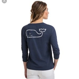 Vineyard Vines• Long sleeve whale print tee navy